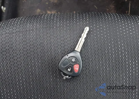 2009 Pontiac Vibe z USA, uszkodzony, nr VIN 5Y2SP67889Z442178